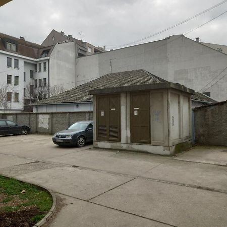 Garden Apartment - Oaza U Centru Grada Нови Сад Екстериор снимка