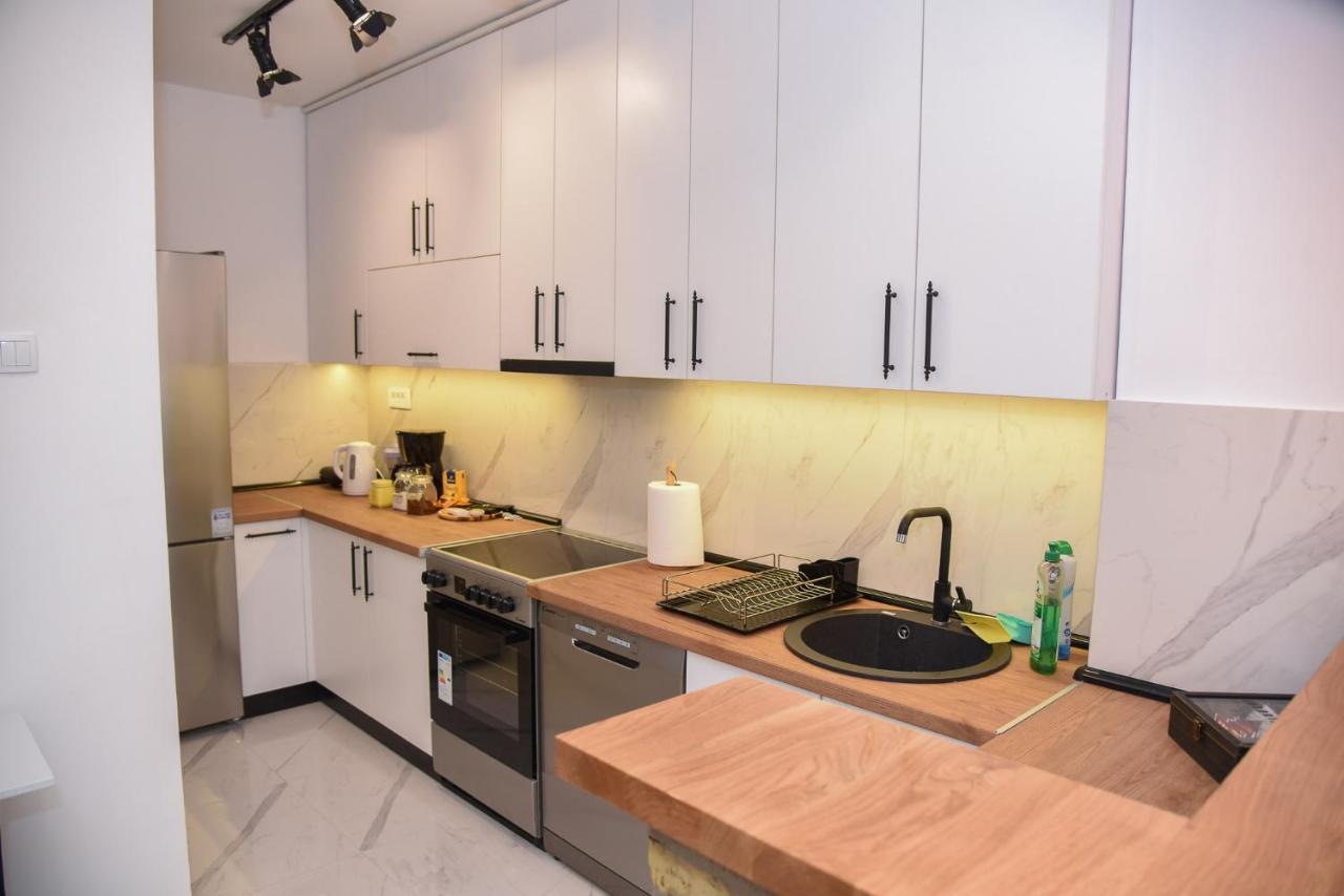 Garden Apartment - Oaza U Centru Grada Нови Сад Екстериор снимка