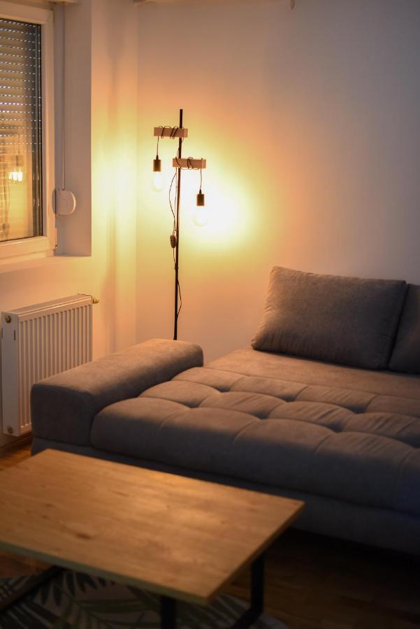 Garden Apartment - Oaza U Centru Grada Нови Сад Екстериор снимка