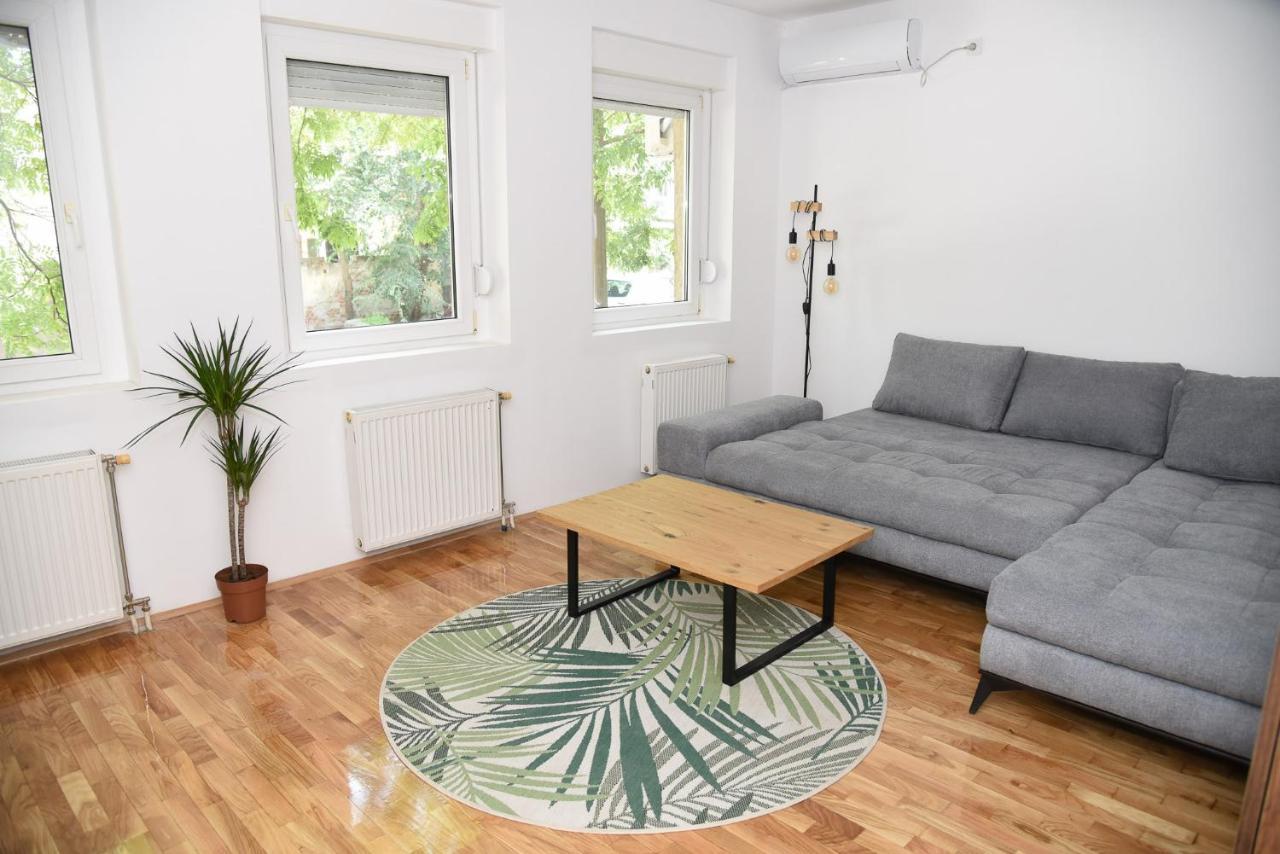 Garden Apartment - Oaza U Centru Grada Нови Сад Екстериор снимка