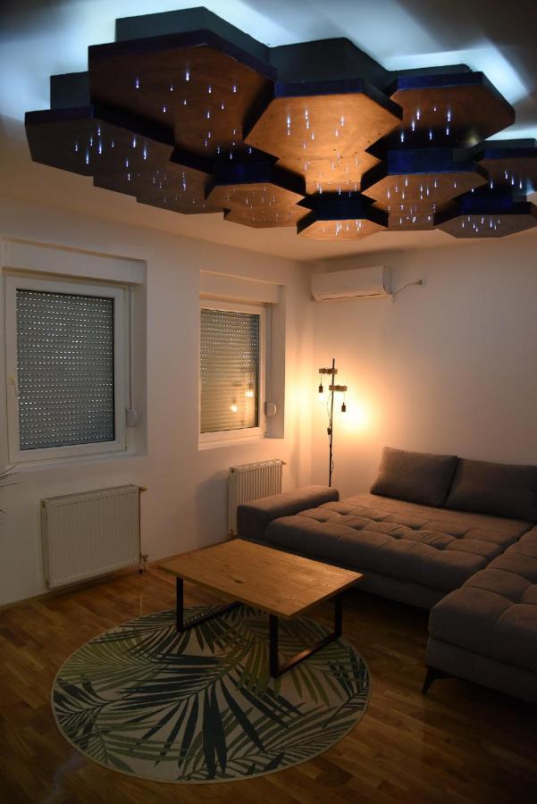 Garden Apartment - Oaza U Centru Grada Нови Сад Екстериор снимка