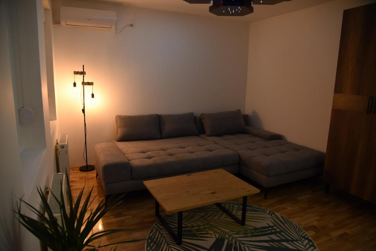 Garden Apartment - Oaza U Centru Grada Нови Сад Екстериор снимка