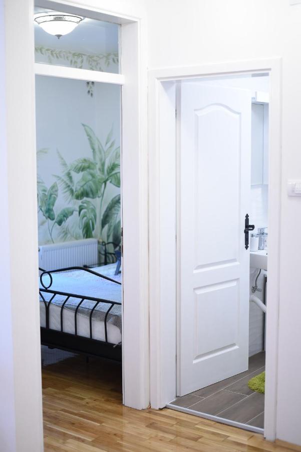 Garden Apartment - Oaza U Centru Grada Нови Сад Екстериор снимка